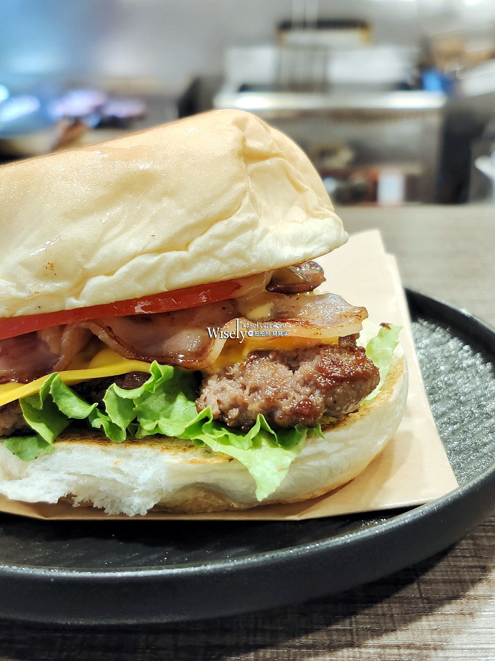 肉匠爺漢堡專賣店︱百元有找手工漢堡︱中國科技大學美食︱捷運萬芳醫院站