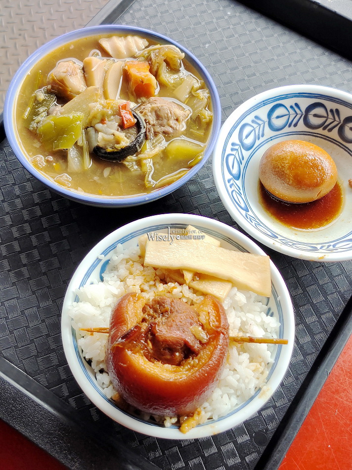 黑豬師.台中大智店︱黑豬師菜尾爌肉飯︱古早味彰化菜尾湯及焢肉飯 黑豬師.台中大智店︱黑豬師菜尾爌肉飯︱古早味彰化菜尾湯及焢肉飯