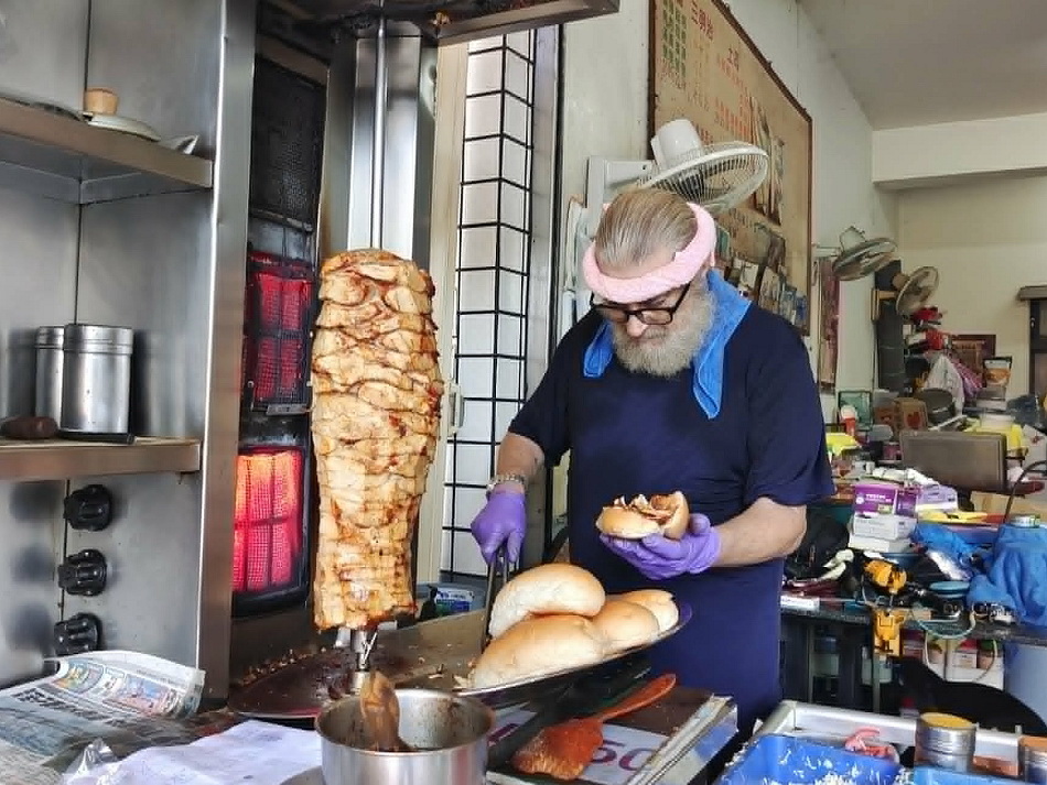 多多中東沙威瑪︱黎巴嫩大叔老闆︱巷弄無招牌美食︱宜蘭羅東小吃