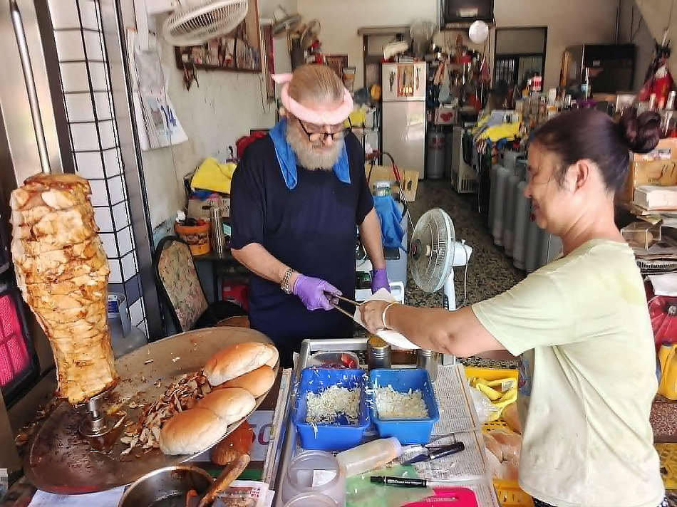 多多中東沙威瑪︱黎巴嫩大叔老闆︱巷弄無招牌美食︱宜蘭羅東小吃