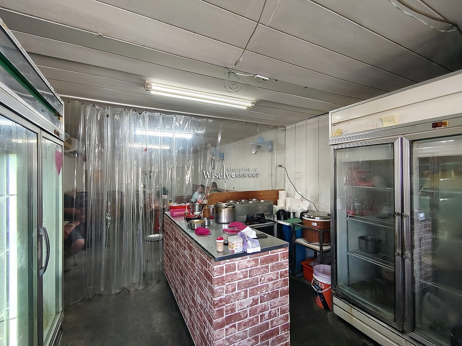 慈惠肉焿麵︱宜蘭員山平價小吃︱綜合蝦仁魷魚肉羹份量足︱黑金魯肉飯