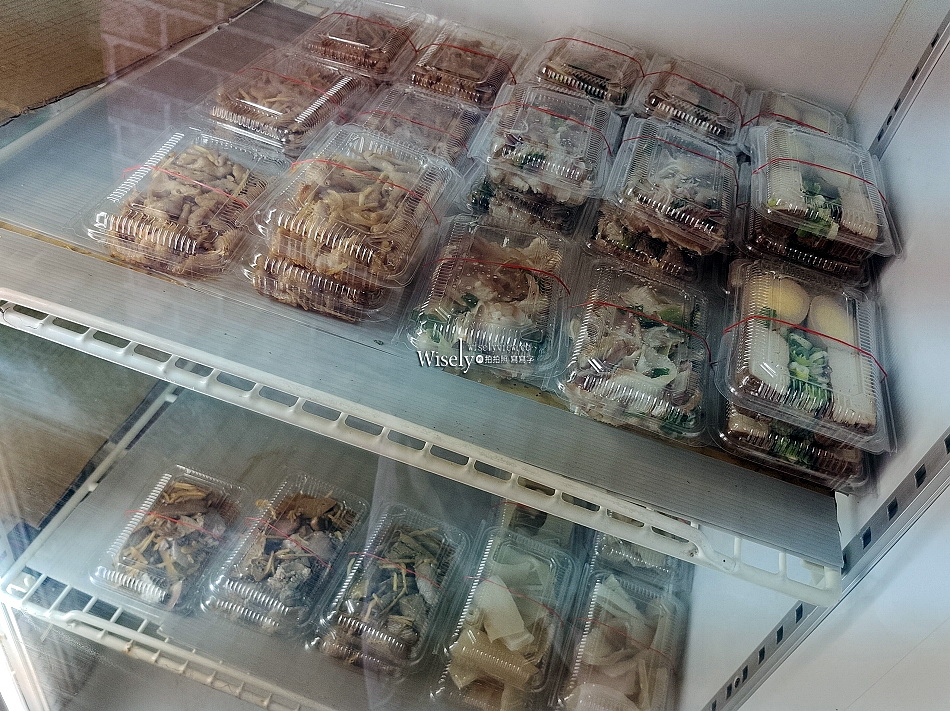 慈惠肉焿麵︱宜蘭員山平價小吃︱綜合蝦仁魷魚肉羹份量足︱黑金魯肉飯