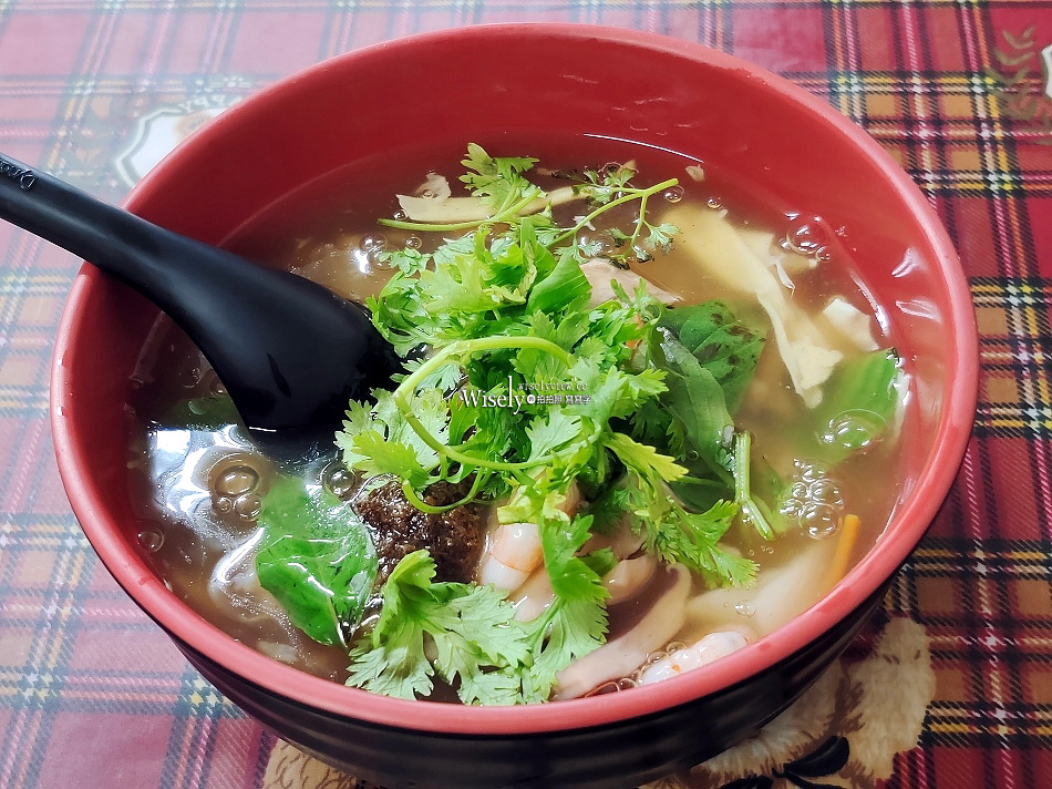 慈惠肉焿麵︱宜蘭員山平價小吃︱綜合蝦仁魷魚肉羹份量足︱黑金魯肉飯