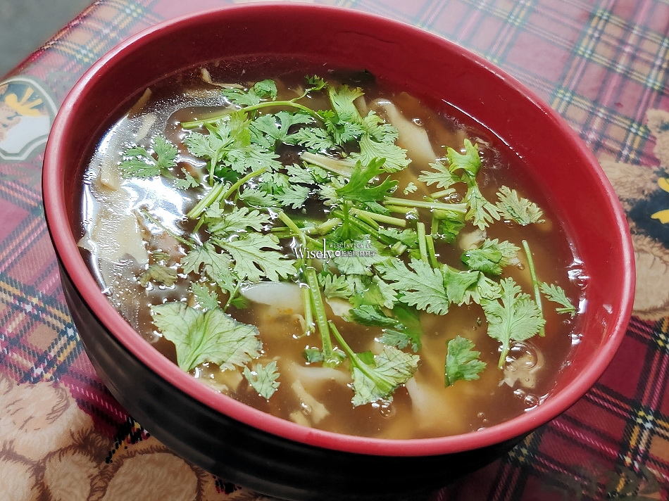 慈惠肉焿麵︱宜蘭員山平價小吃︱綜合蝦仁魷魚肉羹份量足︱黑金魯肉飯