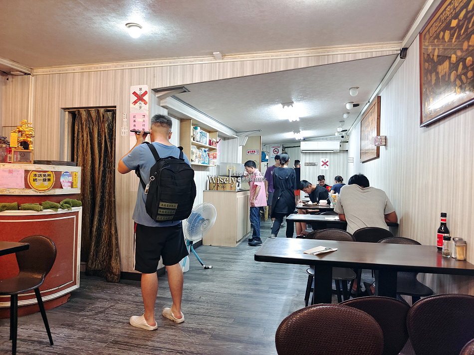 牛小妹牛排鋪︱紅茶暢飲喝到飽︱空調冷氣價格便宜︱宜蘭東門夜市 牛小妹牛排鋪︱紅茶暢飲喝到飽︱空調冷氣價格便宜︱宜蘭東門夜市