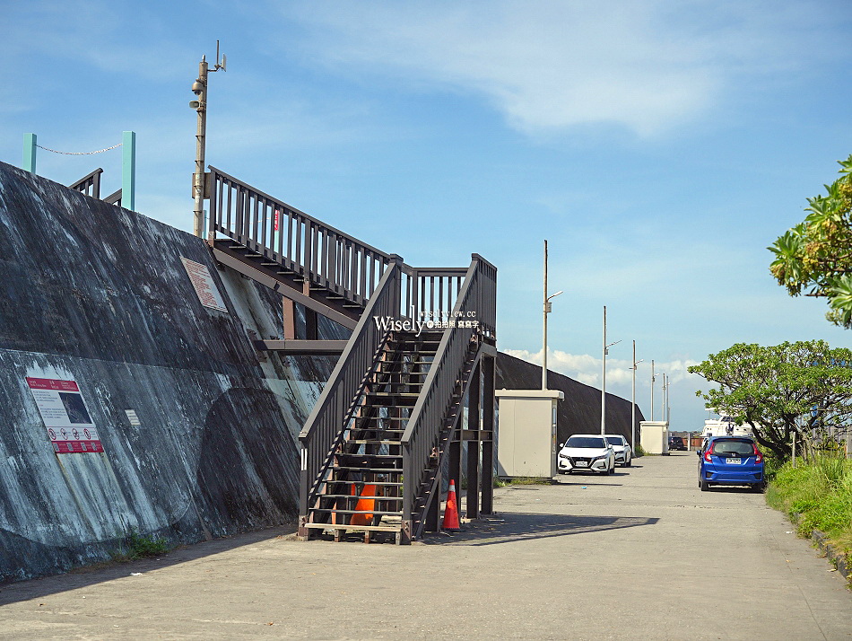 烏石港北堤.藍色走廊︱前往日出的堤點︱龜山島外澳打卡點︱宜蘭頭城景點 烏石港北堤.藍色走廊︱前往日出的堤點︱龜山島外澳打卡點︱宜蘭頭城景點