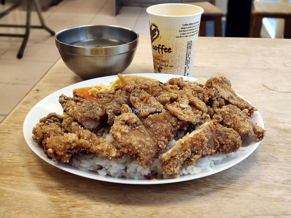 福美阿姨的店︱熱湯冷飲喝到飽︱平價超大雞排飯︱捷運萬芳醫院站 福美阿姨的店︱熱湯冷飲喝到飽︱平價超大雞排飯︱捷運萬芳醫院站