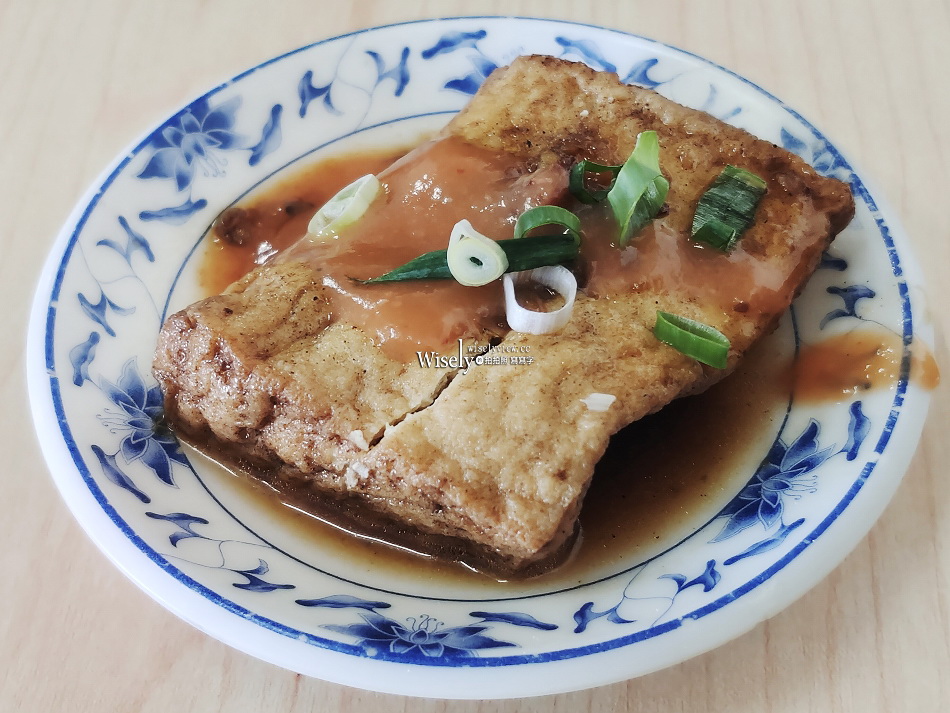 昱霖油飯.正宗四川辣担麵︱限量蘿蔔排骨湯大塊軟嫩︱宜蘭市美食