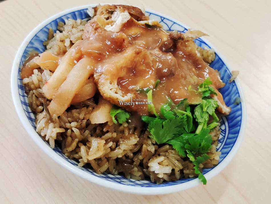 昱霖油飯.正宗四川辣担麵︱限量蘿蔔排骨湯大塊軟嫩︱宜蘭市美食