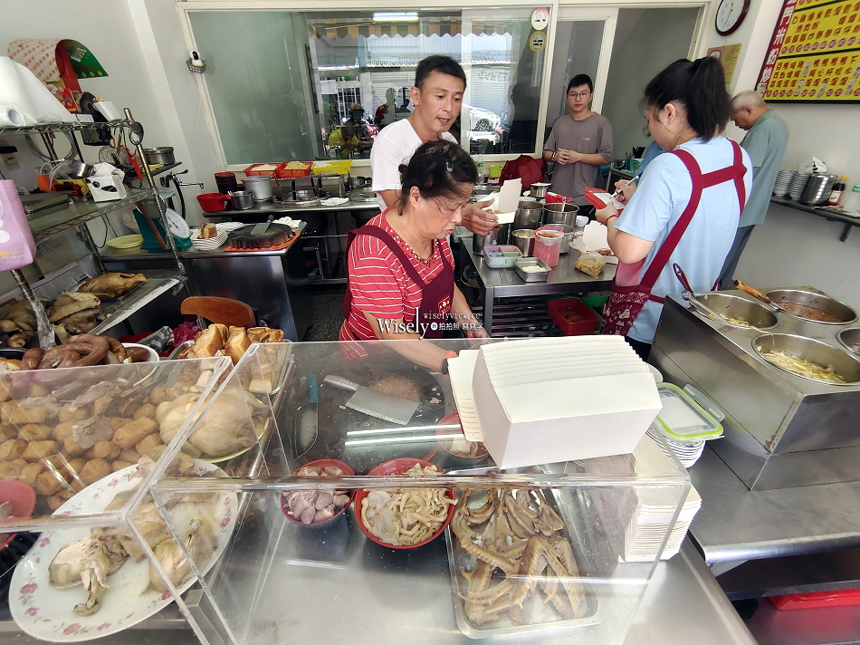 北門米粉炒︱宜蘭市美食︱一甲子傳統小吃︱煙燻黑白切.炒粗米粉.鴨肉粿仔 北門米粉炒︱宜蘭市美食︱一甲子傳統小吃︱煙燻黑白切.炒粗米粉.鴨肉粿仔