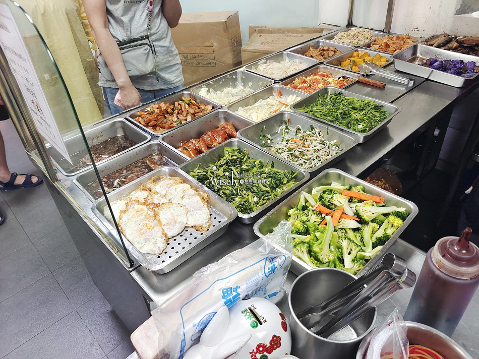 曾紅嘉義雞肉飯︱永和樂華夜市︱保平路便當︱必吃滷炸雞腿︱捷運頂溪站 曾紅嘉義雞肉飯︱永和樂華夜市︱保平路便當︱必吃滷炸雞腿︱捷運頂溪站