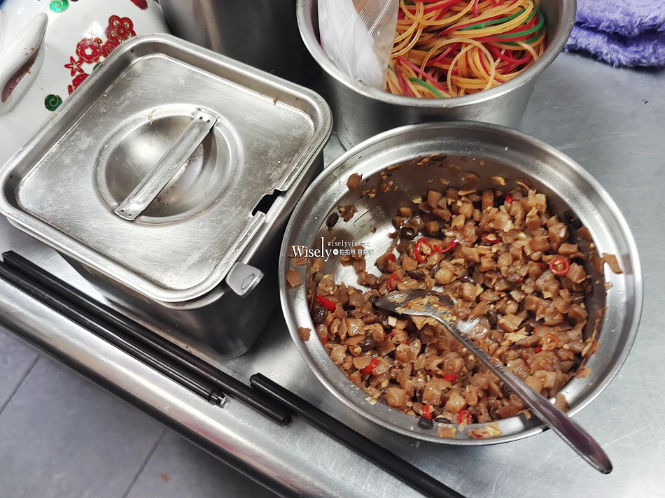 曾紅嘉義雞肉飯︱永和樂華夜市︱保平路便當︱必吃滷炸雞腿︱捷運頂溪站 曾紅嘉義雞肉飯︱永和樂華夜市︱保平路便當︱必吃滷炸雞腿︱捷運頂溪站