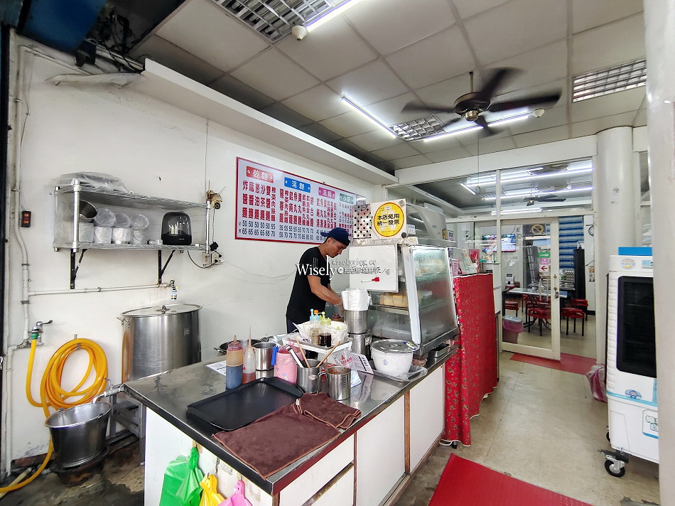 日食麵店︱東港陸橋︱雙醬麵.餛飩魚丸湯.頭骨肉.菜捲︱宜蘭市美食