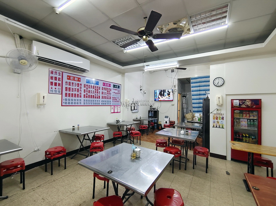 日食麵店︱東港陸橋︱雙醬麵.餛飩魚丸湯.頭骨肉.菜捲︱宜蘭市美食