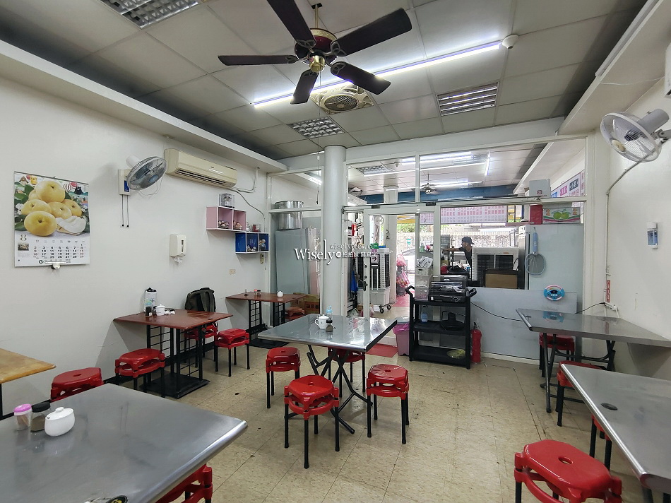 日食麵店︱東港陸橋︱雙醬麵.餛飩魚丸湯.頭骨肉.菜捲︱宜蘭市美食