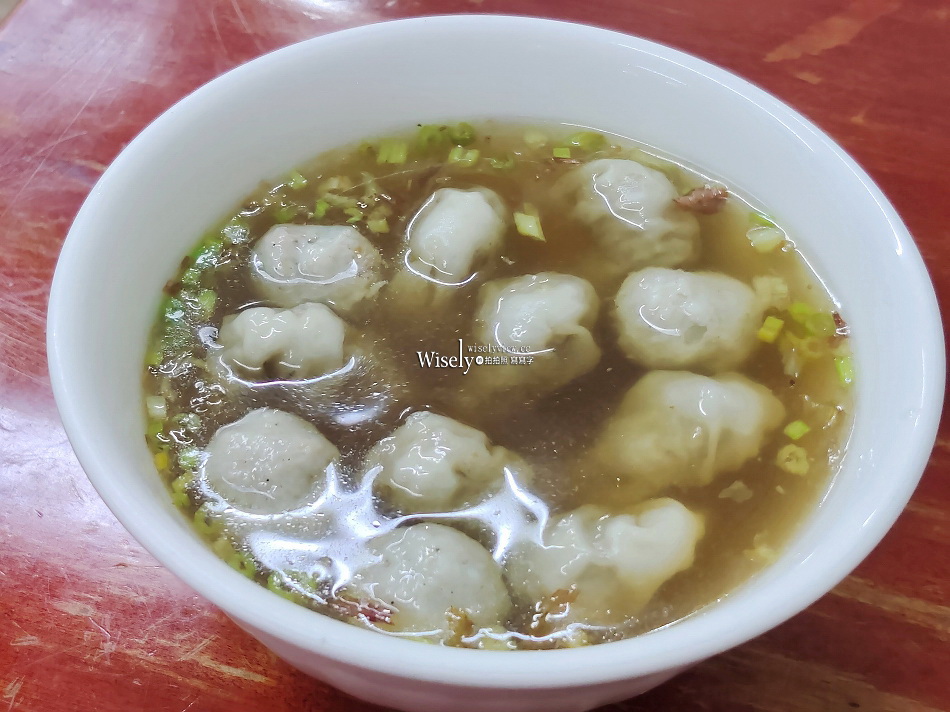 日食麵店︱東港陸橋︱雙醬麵.餛飩魚丸湯.頭骨肉.菜捲︱宜蘭市美食