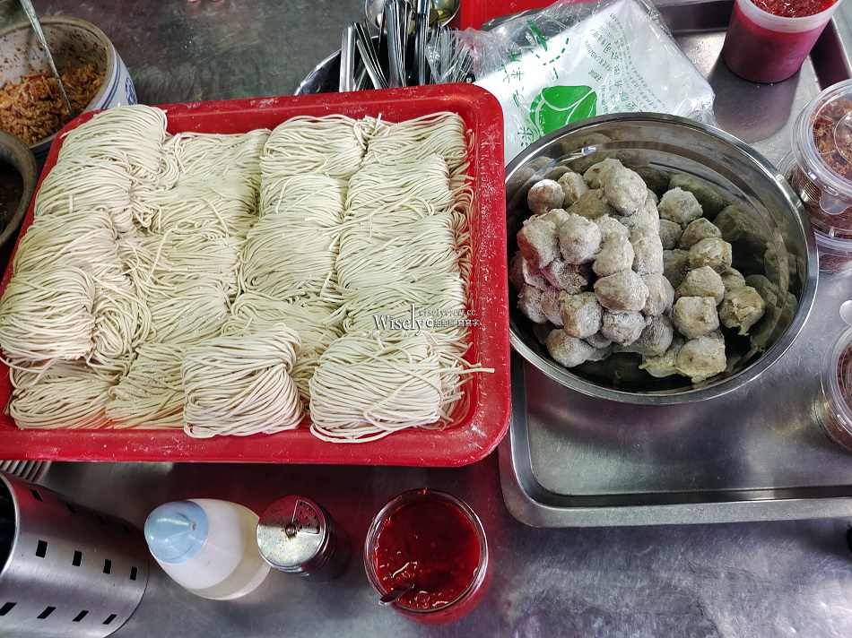 大貓扁食麵︱宜蘭50年代棚架麵攤︱南館市場小吃︱新舊食記對照 大貓扁食麵︱宜蘭50年代棚架麵攤︱南館市場小吃︱新舊食記對照
