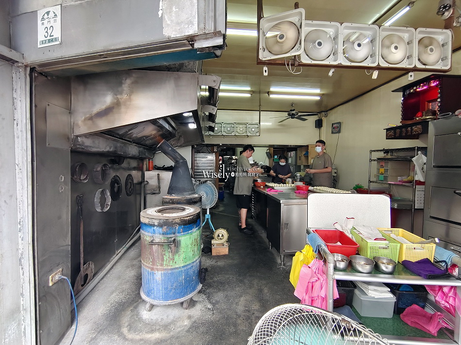 羅東碳烤燒餅餅店︱市場秒殺銅板美食︱胡椒餅.綠豆沙酥餅︱再訪食記