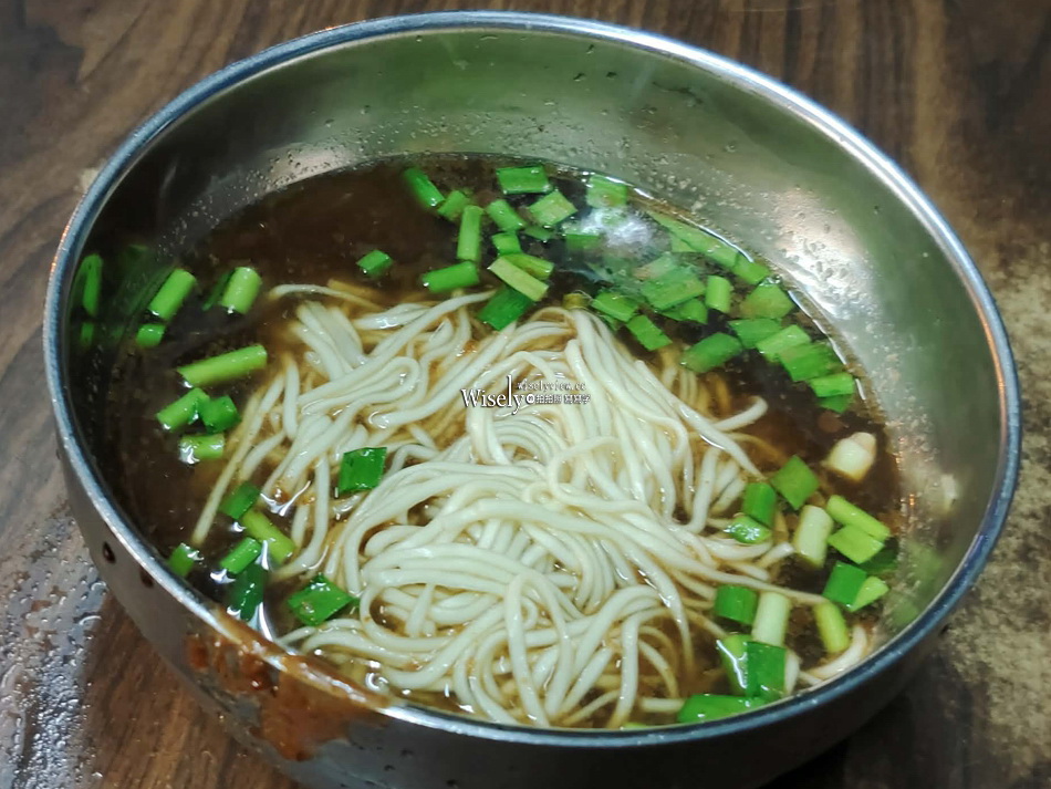 愛麵族︱宜蘭東門夜市︱餛飩魚丸湯.麻醬麵.炸醬麵︱不定休老味道 愛麵族︱宜蘭東門夜市︱餛飩魚丸湯.麻醬麵.炸醬麵︱不定休老味道