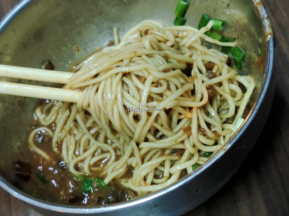 愛麵族︱宜蘭東門夜市︱餛飩魚丸湯.麻醬麵.炸醬麵︱不定休老味道 愛麵族︱宜蘭東門夜市︱餛飩魚丸湯.麻醬麵.炸醬麵︱不定休老味道