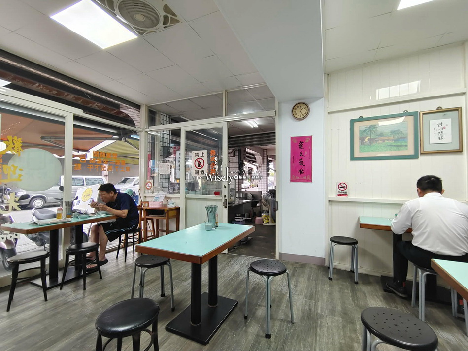 駝背麵食店︱宜蘭市40多年老店︱餛飩魚丸湯.香菇炸醬麵︱宜蘭轉運站 駝背麵食店︱宜蘭市40多年老店︱餛飩魚丸湯.香菇炸醬麵︱宜蘭轉運站