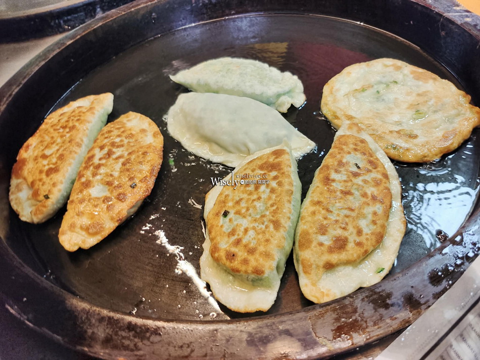 楊胖子韭菜盒蔥油餅︱宜蘭市美食︱熱炒店起家︱復興路排隊外帶午茶