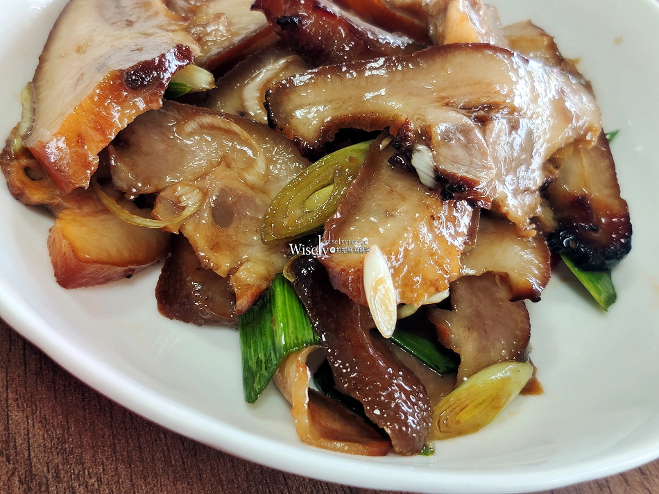 四城無名牛雜湯︱宜蘭礁溪低調美食︱蝦仁水餃.魯肉飯.煙燻豬耳朵 四城無名牛雜湯︱宜蘭礁溪低調美食︱蝦仁水餃.魯肉飯.煙燻豬耳朵