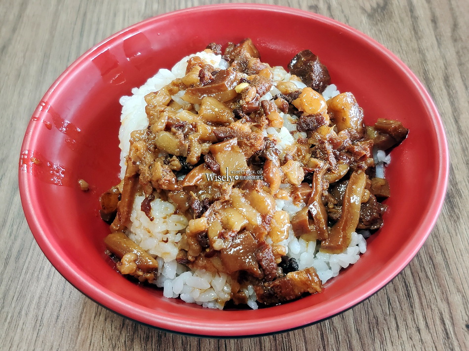 四城無名牛雜湯︱宜蘭礁溪低調美食︱蝦仁水餃.魯肉飯.煙燻豬耳朵 四城無名牛雜湯︱宜蘭礁溪低調美食︱蝦仁水餃.魯肉飯.煙燻豬耳朵