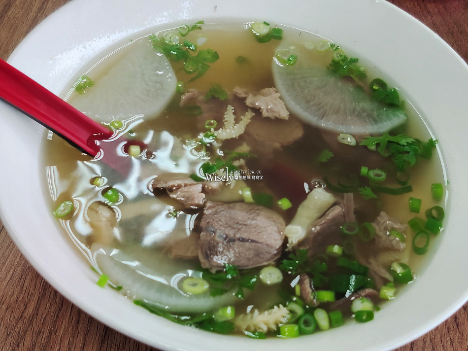 四城無名牛雜湯︱宜蘭礁溪低調美食︱蝦仁水餃.魯肉飯.煙燻豬耳朵 四城無名牛雜湯︱宜蘭礁溪低調美食︱蝦仁水餃.魯肉飯.煙燻豬耳朵