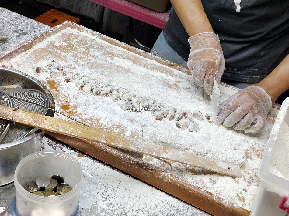 宜蘭東門夜市.嘟好燒︱四代接班老字號︱周末假日限定︱油炸紅豆糰子 宜蘭東門夜市.嘟好燒︱四代接班老字號︱周末假日限定︱油炸紅豆糰子