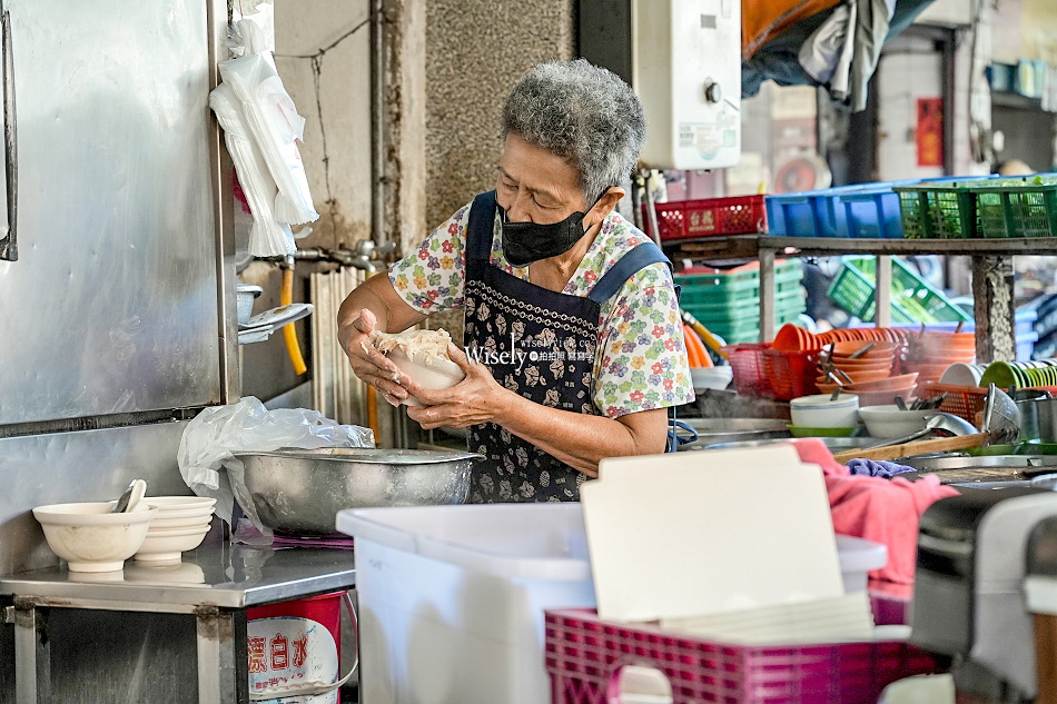金仙魚丸︱大稻埕迪化街永樂市場︱蝦捲.魚丸湯.滷肉飯.排骨飯︱捷運北門站 金仙魚丸︱大稻埕迪化街永樂市場︱蝦捲.魚丸湯.滷肉飯.排骨飯︱捷運北門站