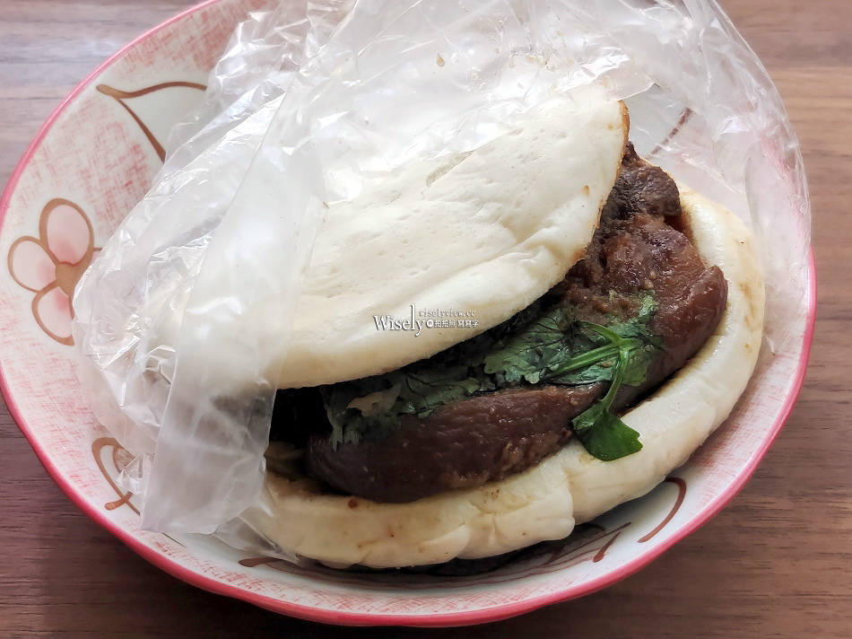一甲子餐飲︱台北米其林必比登︱焢肉飯.刈包.豬腸豬血湯︱捷運龍山寺站