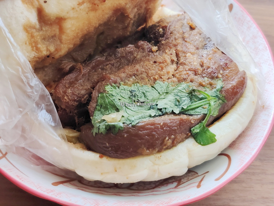 一甲子餐飲︱台北米其林必比登︱焢肉飯.刈包.豬腸豬血湯︱捷運龍山寺站